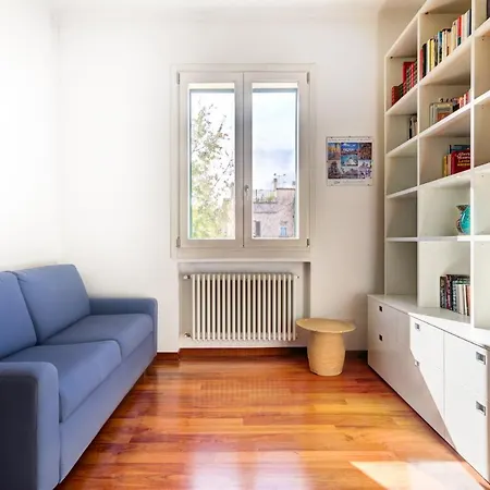 Borgo Di San Pietro 18 * ボローニャ